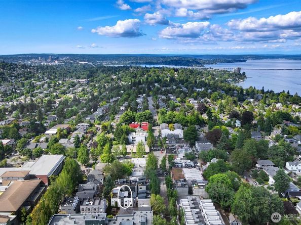 1117 34th Avenue B, Seattle WA 98122