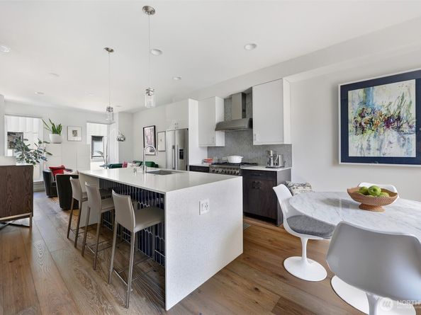 1117 34th Avenue B, Seattle WA 98122