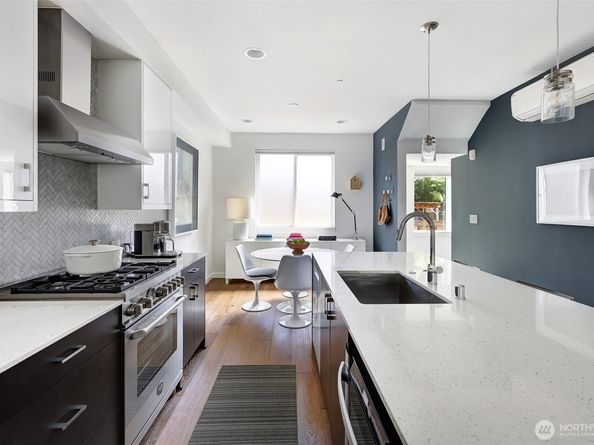 1117 34th Avenue B, Seattle WA 98122