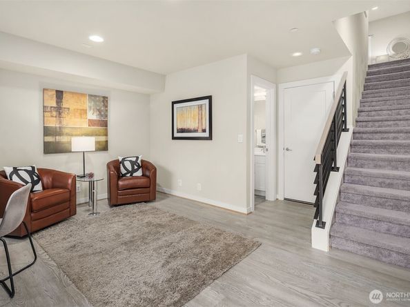1910 Riva Lane NW, Issaquah WA 98027