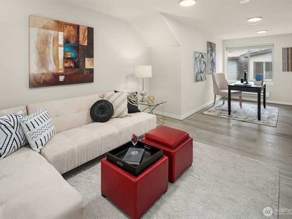 1910 Riva Lane NW, Issaquah WA 98027