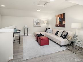 1910 Riva Lane NW, Issaquah WA 98027