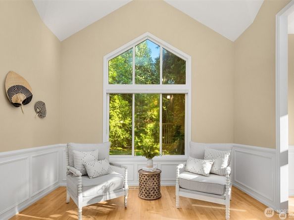 17524 214th Avenue NE, Woodinville WA 98077