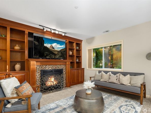17524 214th Avenue NE, Woodinville WA 98077