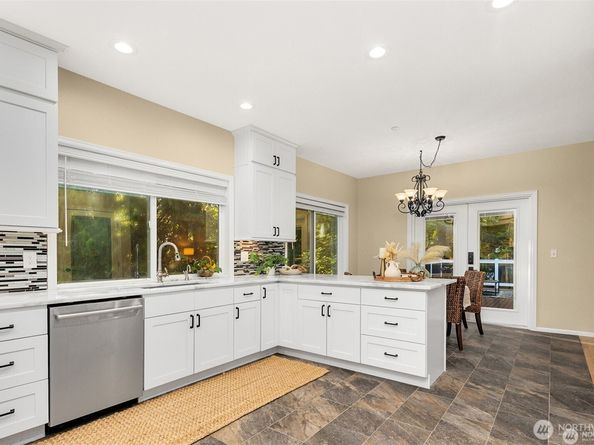 17524 214th Avenue NE, Woodinville WA 98077