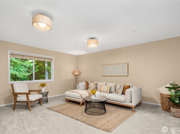 17524 214th Avenue NE, Woodinville WA 98077