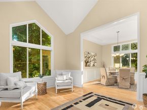 17524 214th Avenue NE, Woodinville WA 98077
