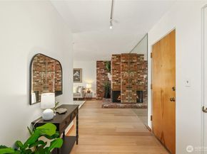 10203 47th Avenue SW A206, Seattle WA 98146