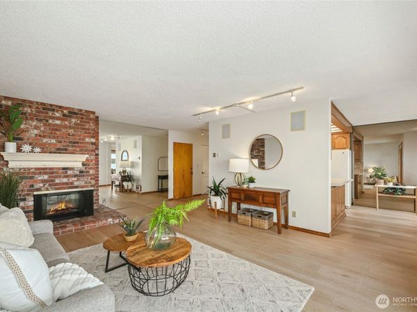 10203 47th Avenue SW A206, Seattle WA 98146