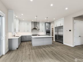 14449 133rd Place NE 6, Woodinville WA 98072