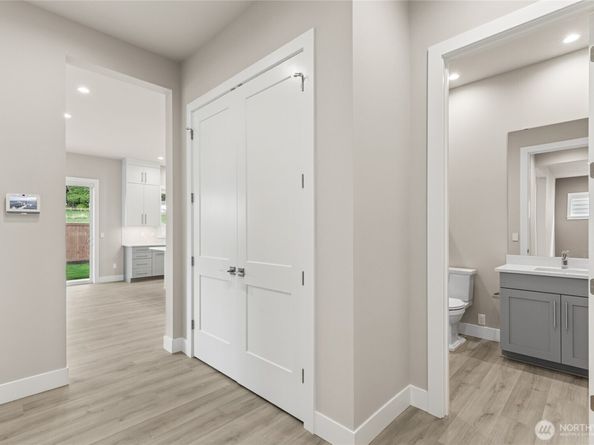14449 133rd Place NE 6, Woodinville WA 98072