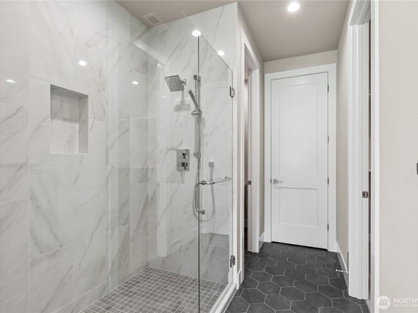 14449 133rd Place NE 6, Woodinville WA 98072