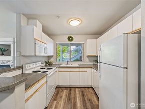 11130 SE 208th Street N101, Kent WA 98031