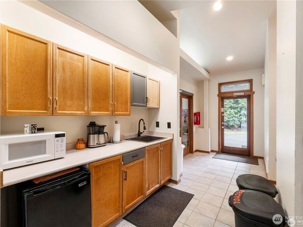 11130 SE 208th Street N101, Kent WA 98031