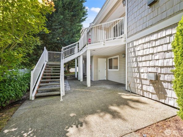 11130 SE 208th Street N101, Kent WA 98031