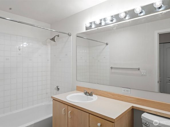 14007 NE 181st Street A102, Woodinville WA 98072