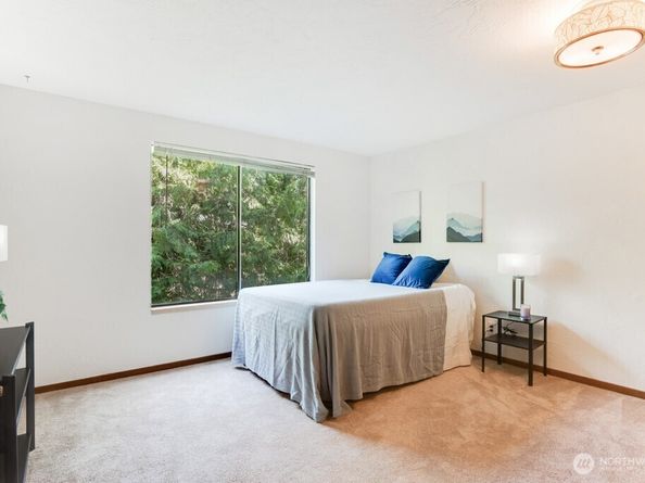 1200 6th Avenue N 6, Seattle WA 98109