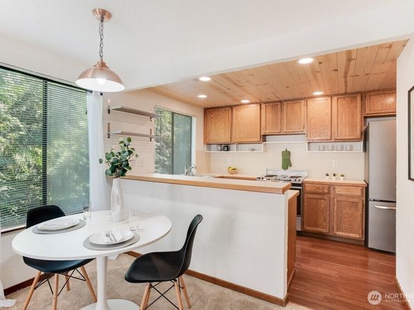 1200 6th Avenue N 6, Seattle WA 98109