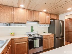 1200 6th Avenue N 6, Seattle WA 98109