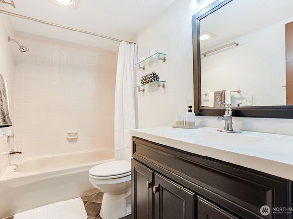 1200 6th Avenue N 6, Seattle WA 98109