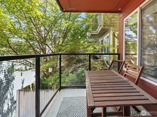 29 Etruria Street B405, Seattle WA 98109