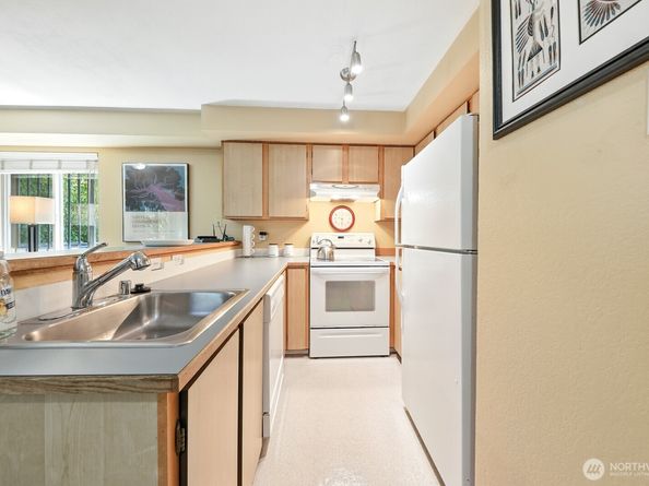 29 Etruria Street B405, Seattle WA 98109