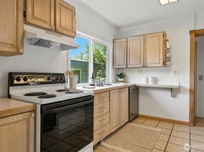 9809 57th Avenue S, Seattle WA 98118