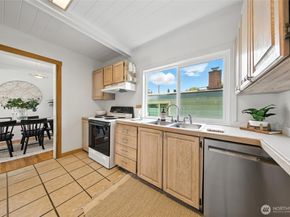 9809 57th Avenue S, Seattle WA 98118