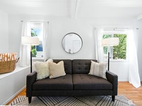 9809 57th Avenue S, Seattle WA 98118