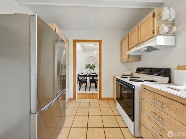 9809 57th Avenue S, Seattle WA 98118