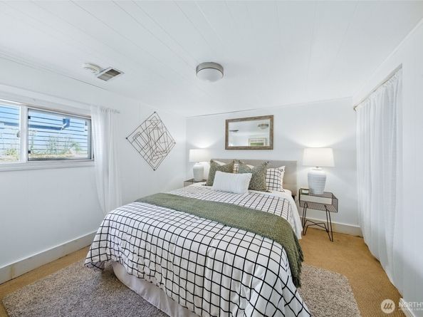 9809 57th Avenue S, Seattle WA 98118