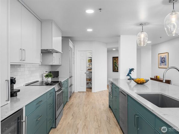 177 107th Avenue NE 1906, Bellevue WA 98004