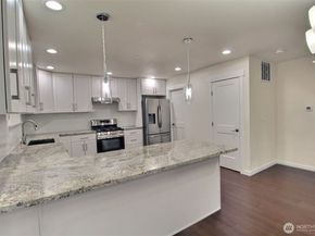 15188 5th Lane S B, Burien WA 98148