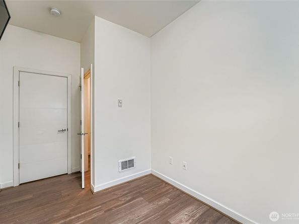 8718 42nd Avenue S, Seattle WA 98118