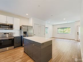 8718 42nd Avenue S, Seattle WA 98118