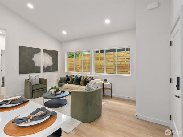7711 34th Avenue SW B, Seattle WA 98126