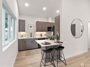 7711 34th Avenue SW B, Seattle WA 98126