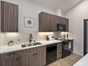 7711 34th Avenue SW B, Seattle WA 98126