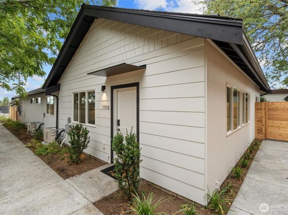 7711 34th Avenue SW B, Seattle WA 98126