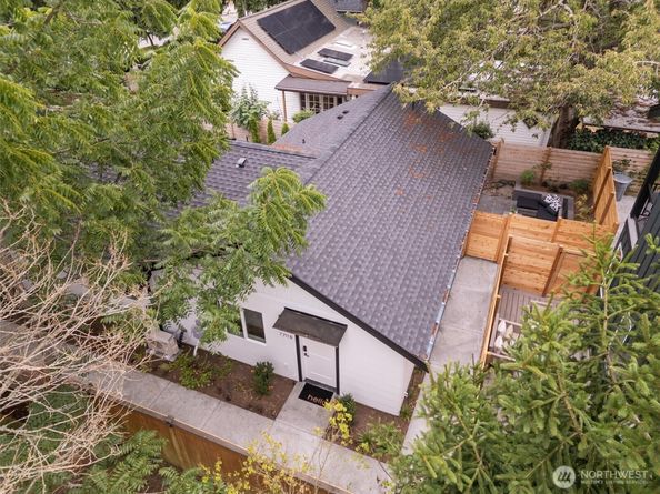 7711 34th Avenue SW B, Seattle WA 98126