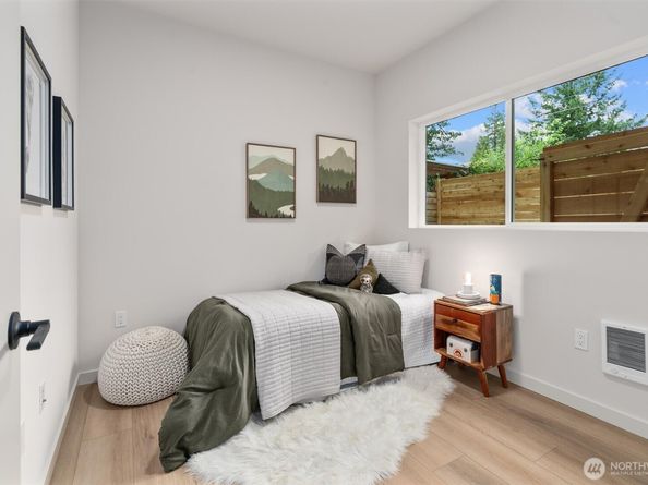 7711 34th Avenue SW B, Seattle WA 98126