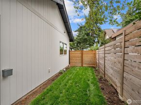 7711 34th Avenue SW B, Seattle WA 98126