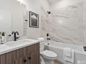 7711 34th Avenue SW B, Seattle WA 98126