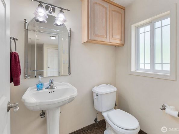 936 N 93rd Street, Seattle WA 98103