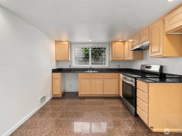 936 N 93rd Street, Seattle WA 98103