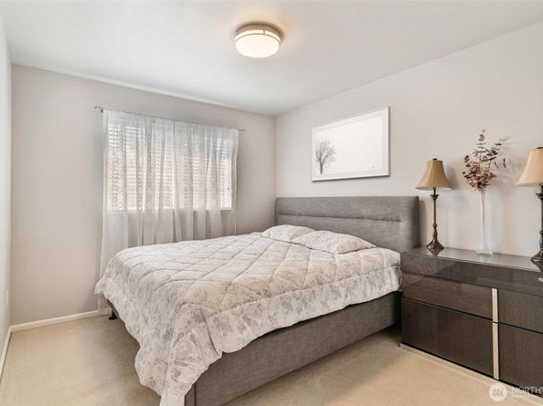 16901 Woodside Drive SE, Renton WA 98058