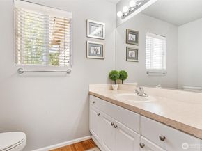 16901 Woodside Drive SE, Renton WA 98058
