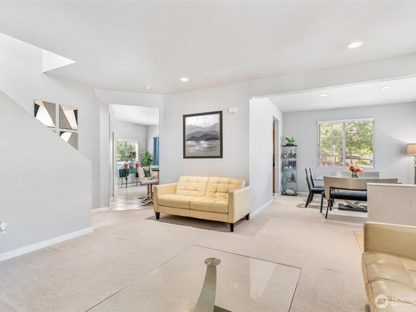 16901 Woodside Drive SE, Renton WA 98058