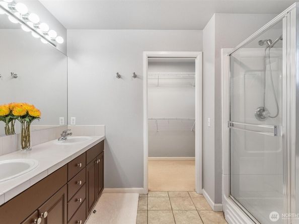 16901 Woodside Drive SE, Renton WA 98058