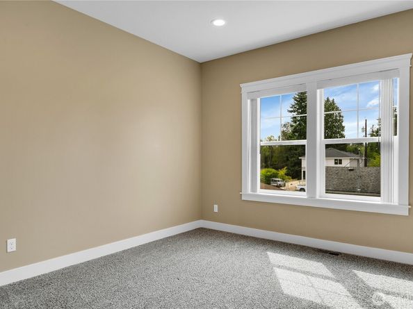 11007 6th Avenue W, Everett WA 98204
